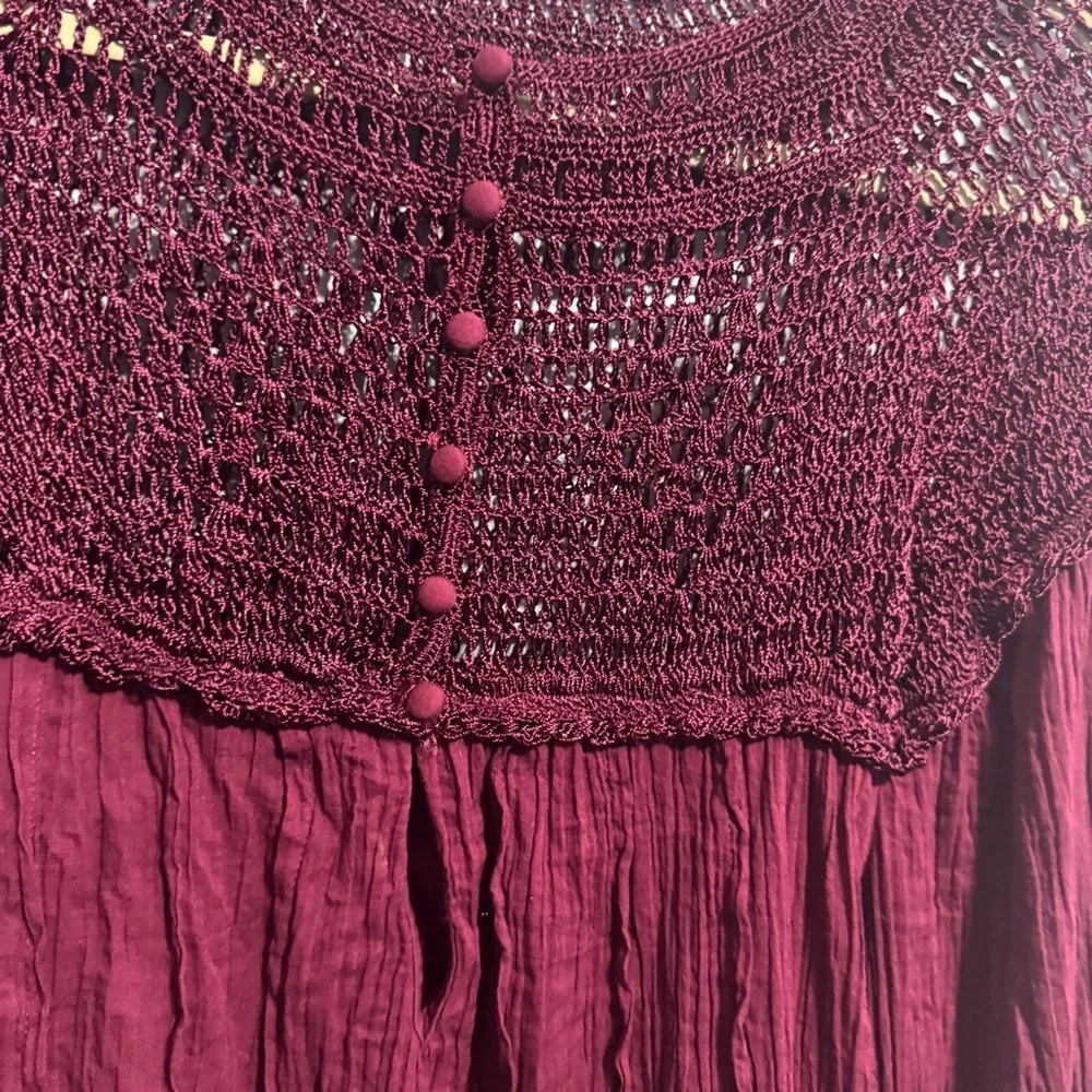 Free People Burgundy Crinkle Boho Crochet Yoke Long Cuffed Sleeve Size Medium